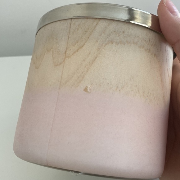 Bath & Body Works Limited Edition Market Peach 3-Wick Candle - Picture 4 of 5